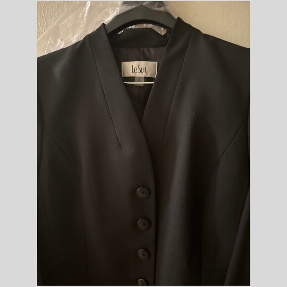 NWT - Four Button Collarless Jacket and Slim Skirt Suit Set - #50041991 - Picture 8 of 9